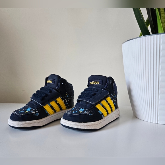 Adidas Hoops Mid sneakers - Toddler size 5k - Picture 1 of 4